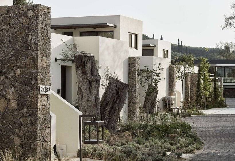 ホテル The Olivar Suites