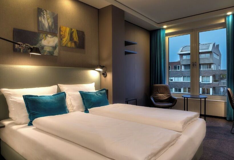 Motel One Amsterdam   Waterlooplein