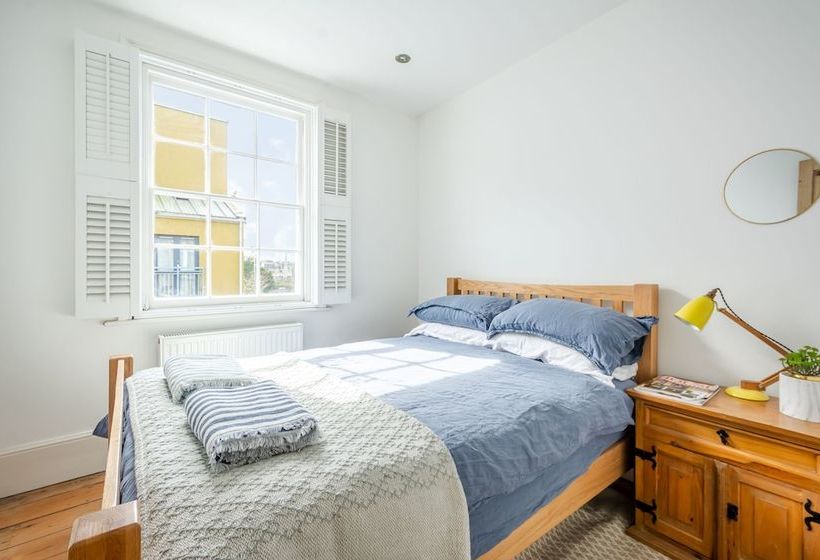 Beach House Moments From Margate Old Town & Beach