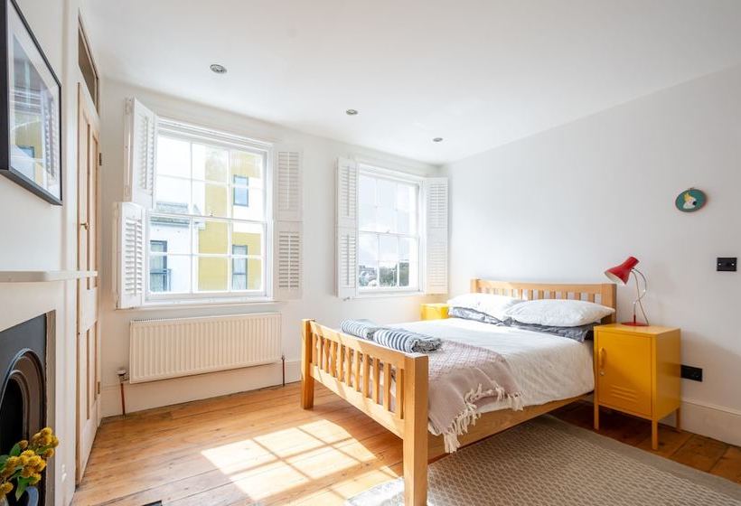 Beach House Moments From Margate Old Town & Beach