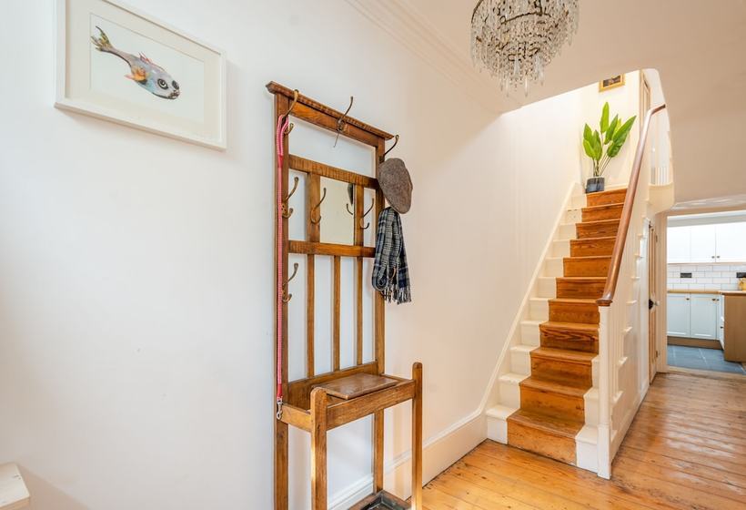 Beach House Moments From Margate Old Town & Beach