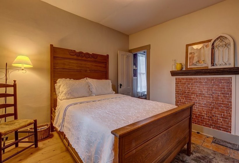 مبيت وإفطار Rowell S Inn