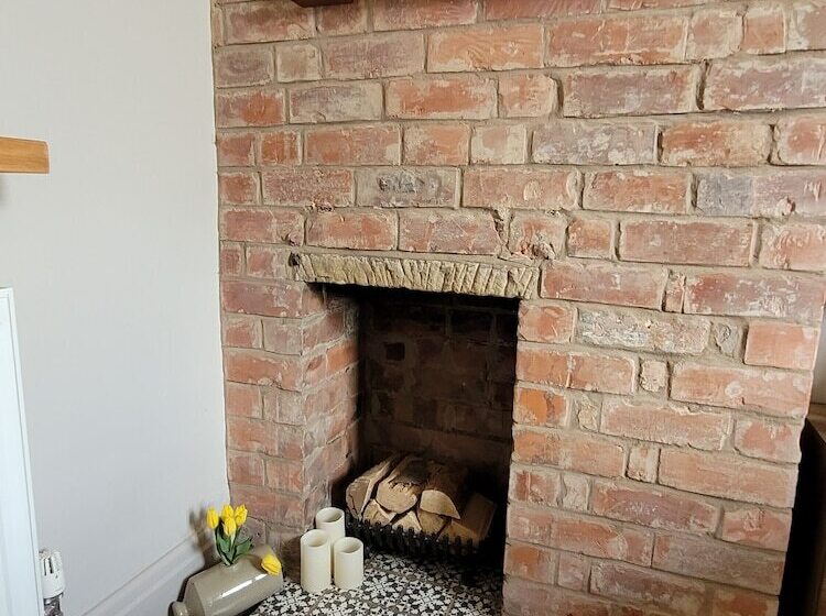 Charming 2 Bed Cottage On Outskirts Of Beverley