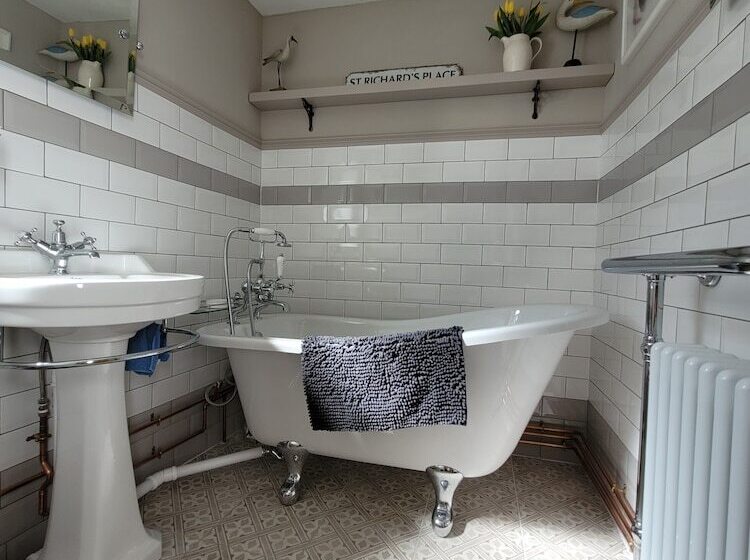 Charming 2 Bed Cottage On Outskirts Of Beverley