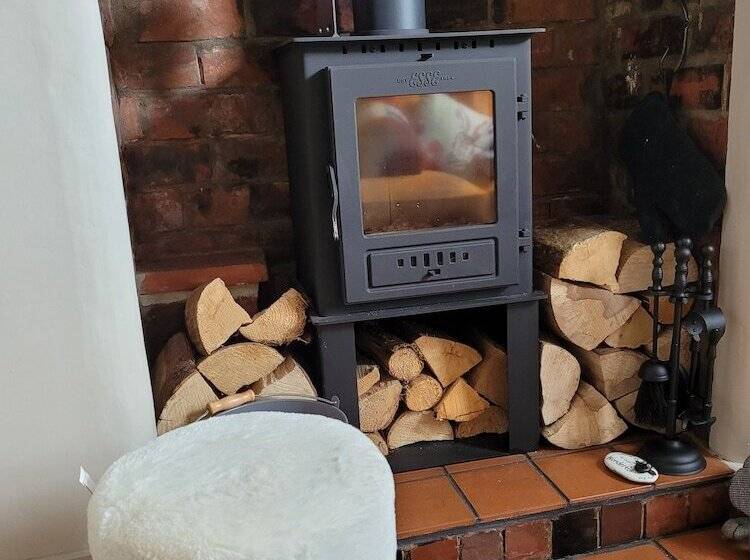 Charming 2 Bed Cottage On Outskirts Of Beverley