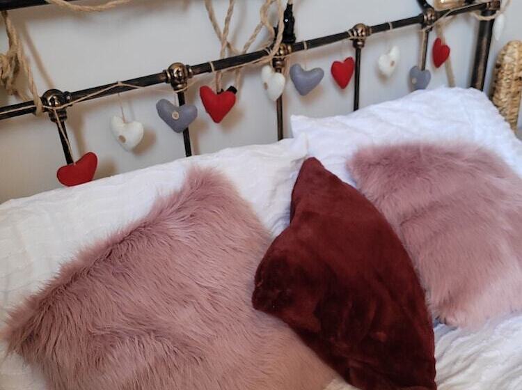 Charming 2 Bed Cottage On Outskirts Of Beverley