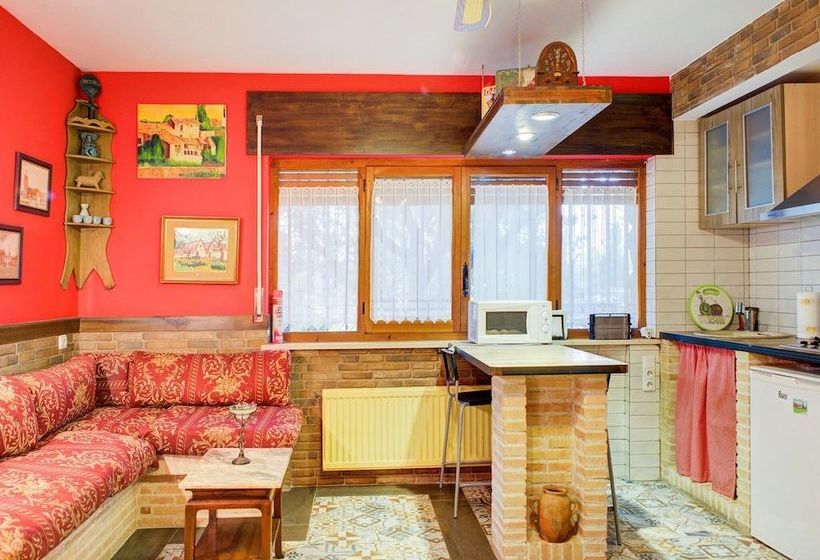 Delightful Rural Apartment With Shared Garden, Jacuzzi, Sauna And Swimming Pool