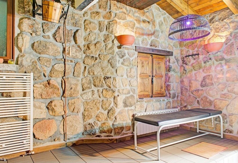 Delightful Rural Apartment With Shared Garden, Jacuzzi, Sauna And Swimming Pool