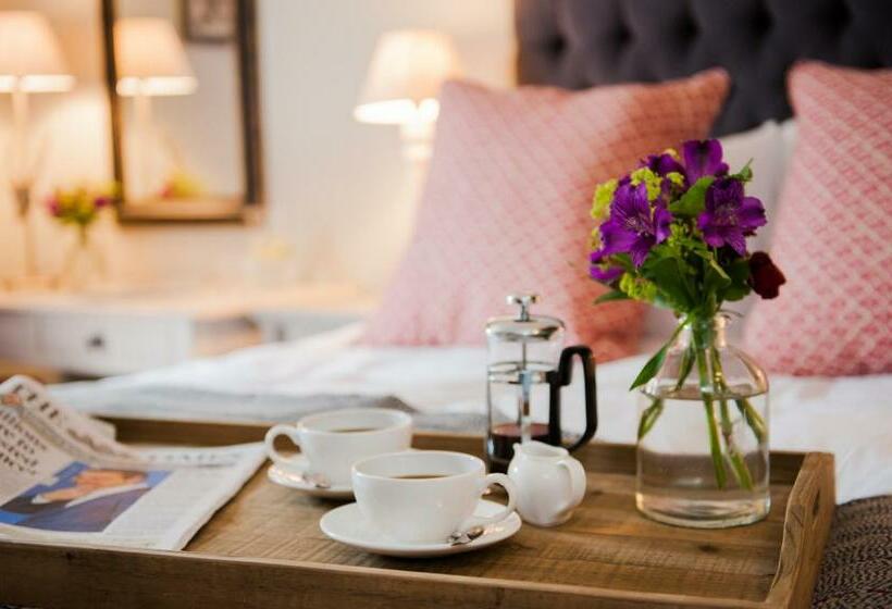 簡易ホテル The White Hart, Overton