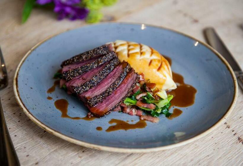 簡易ホテル The White Hart, Overton