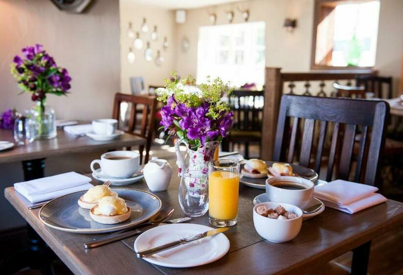 簡易ホテル The White Hart, Overton