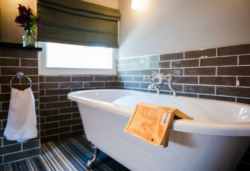 簡易ホテル The White Hart, Overton