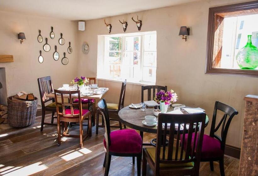 簡易ホテル The White Hart, Overton