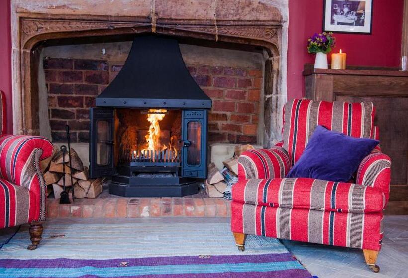 簡易ホテル The White Hart, Overton