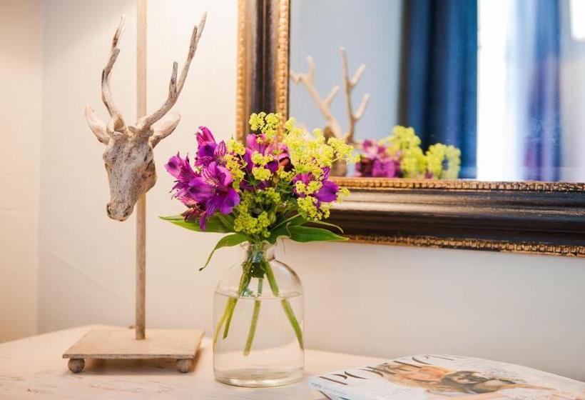 簡易ホテル The White Hart, Overton