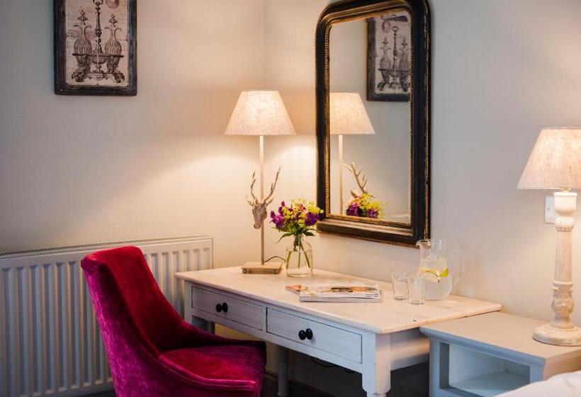 簡易ホテル The White Hart, Overton