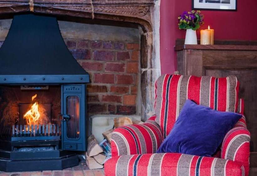 簡易ホテル The White Hart, Overton