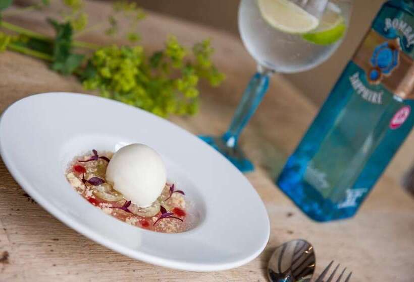 簡易ホテル The White Hart, Overton