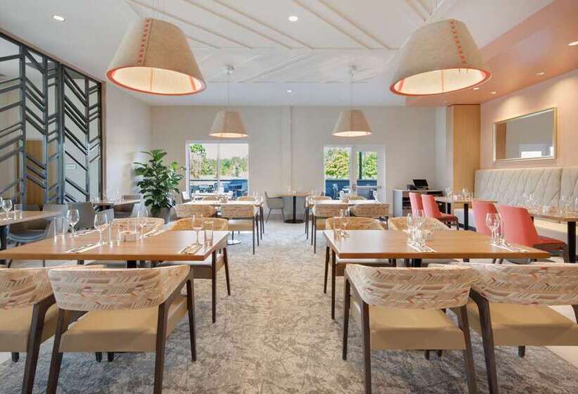 Отель Hilton Garden Inn Panama City Airport