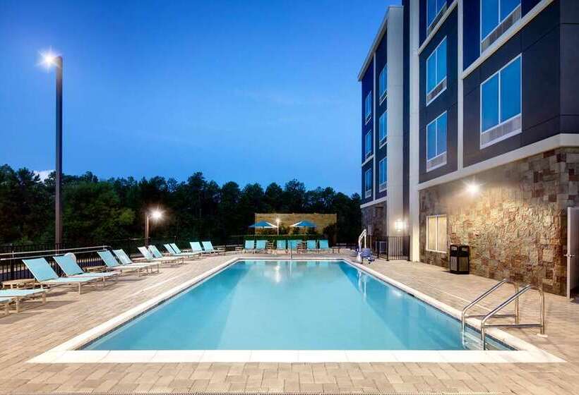 Отель Hilton Garden Inn Panama City Airport