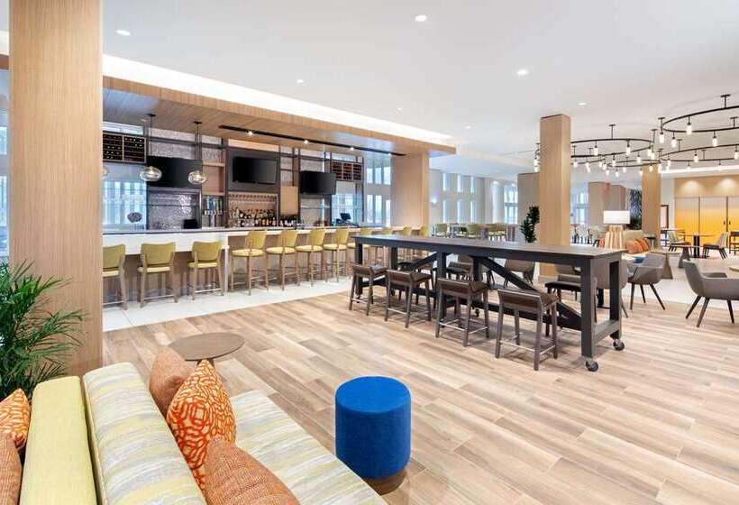 Отель Hilton Garden Inn Panama City Airport