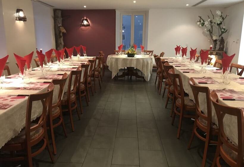 فندق Hôtel De Ville