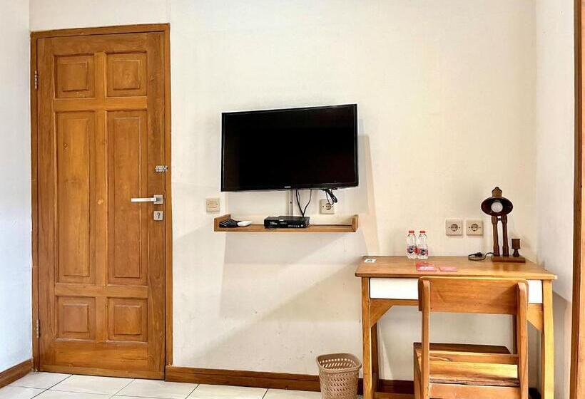 בית מלון כפרי Reddoorz At Mystays Pemuda Cepu Blora