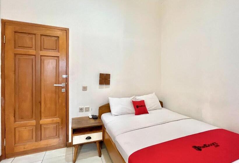 בית מלון כפרי Reddoorz At Mystays Pemuda Cepu Blora