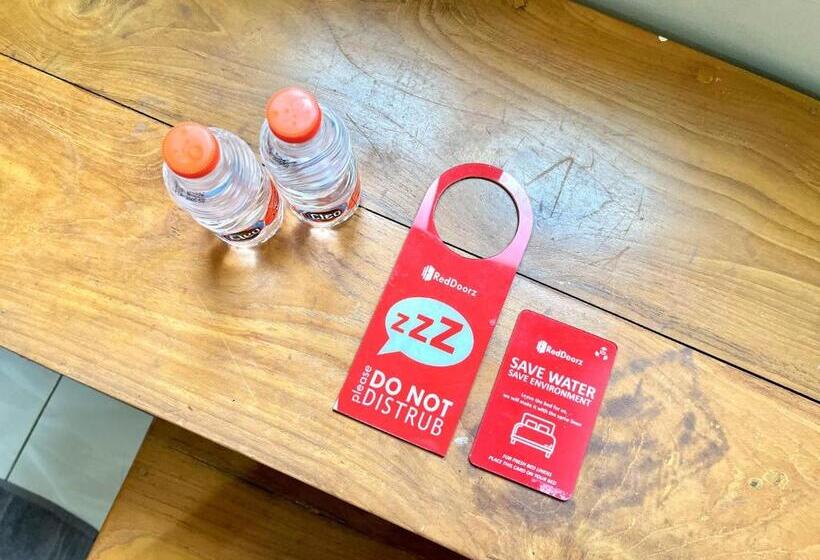 בית מלון כפרי Reddoorz At Mystays Pemuda Cepu Blora