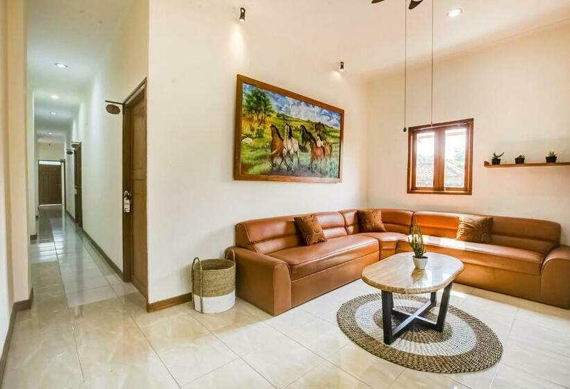 בית מלון כפרי Reddoorz At Mystays Pemuda Cepu Blora