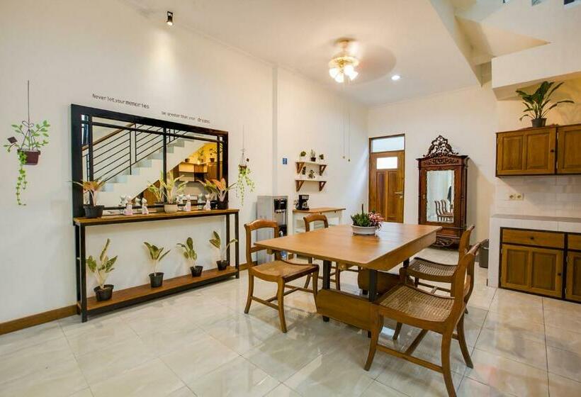 فندق Reddoorz At Mystays Pemuda Cepu Blora