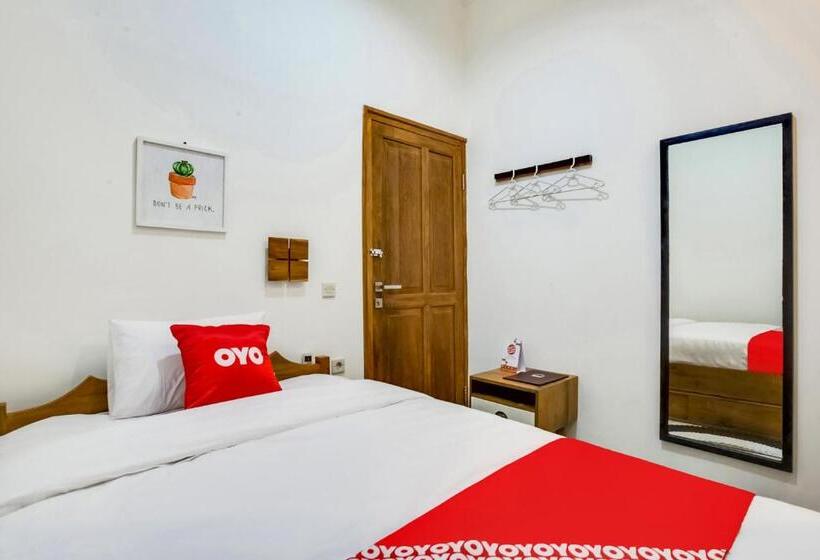 בית מלון כפרי Reddoorz At Mystays Pemuda Cepu Blora