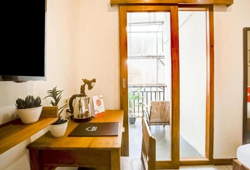 בית מלון כפרי Reddoorz At Mystays Pemuda Cepu Blora