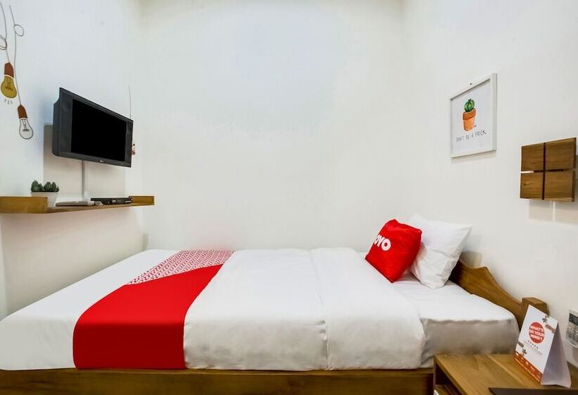 בית מלון כפרי Reddoorz At Mystays Pemuda Cepu Blora