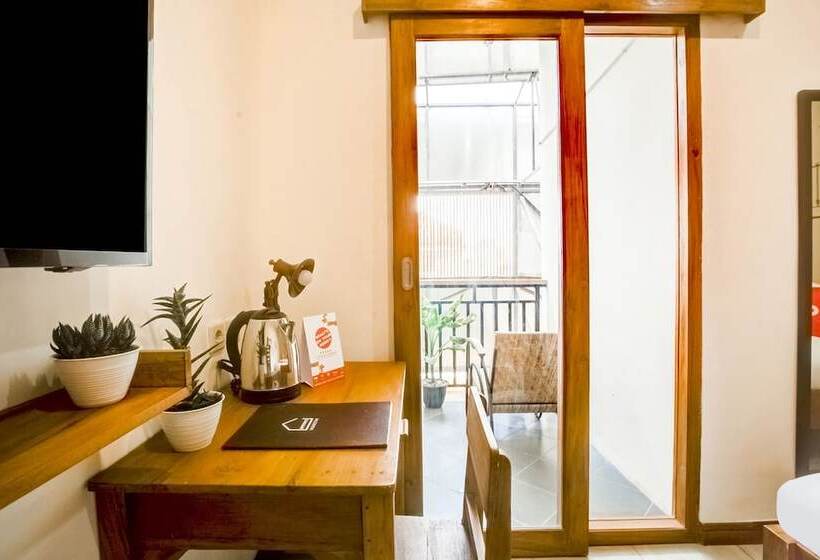 בית מלון כפרי Reddoorz At Mystays Pemuda Cepu Blora