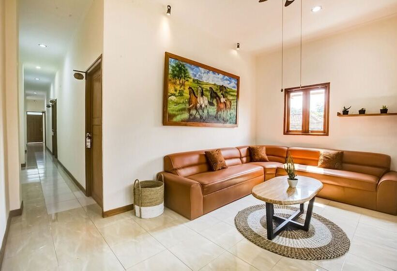 בית מלון כפרי Reddoorz At Mystays Pemuda Cepu Blora