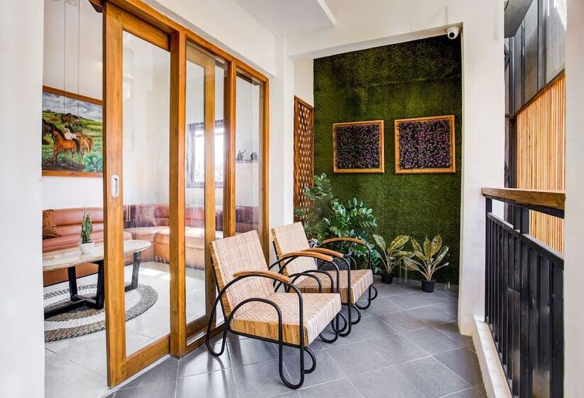 בית מלון כפרי Reddoorz At Mystays Pemuda Cepu Blora