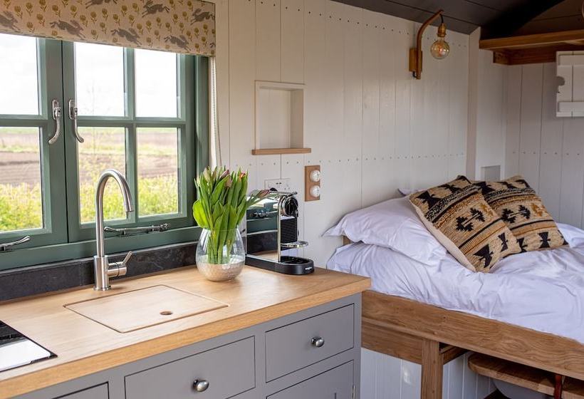 Сельский отель Fenland Retreats At Willow Grange Farm