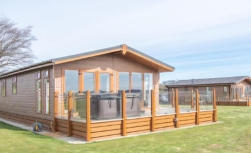 Luxury Family Beechwood Lodge With Hot Tub