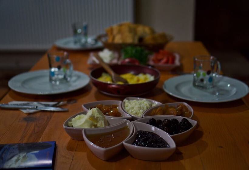 פנסיון Taurus Guest House