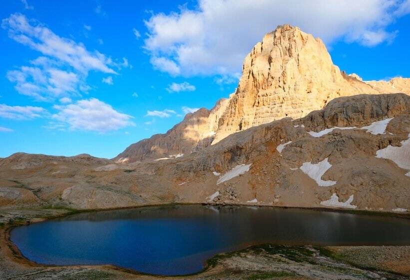 פנסיון Taurus Guest House