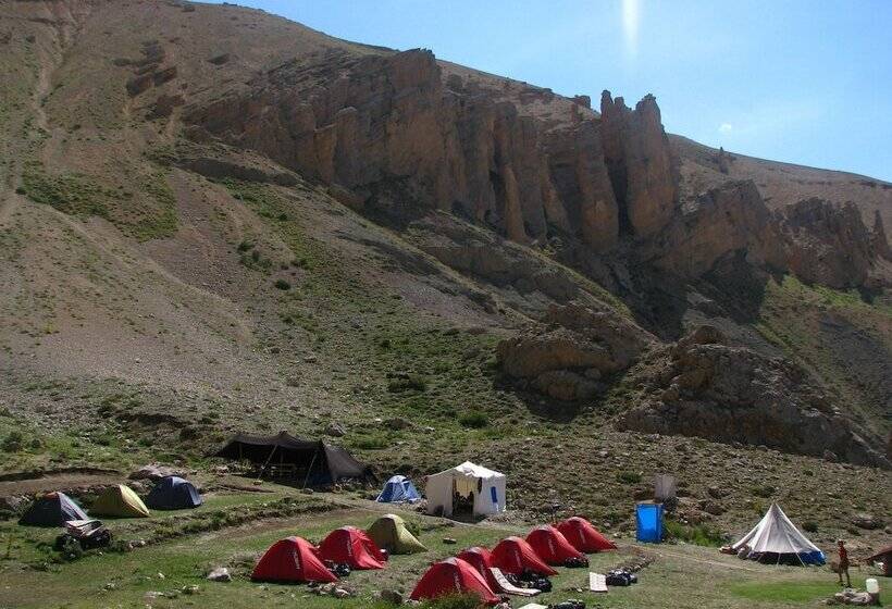 פנסיון Taurus Guest House