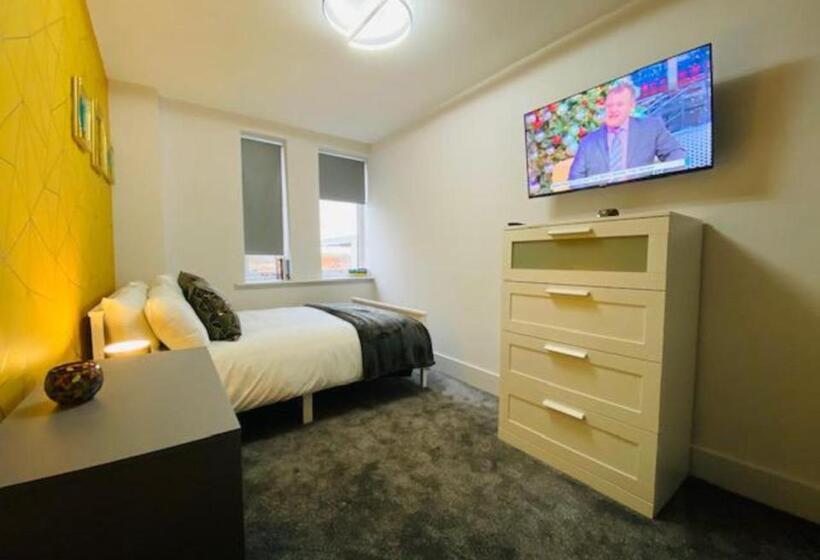 Пансион Townhouse Plus @ Lower Beth Street Stoke