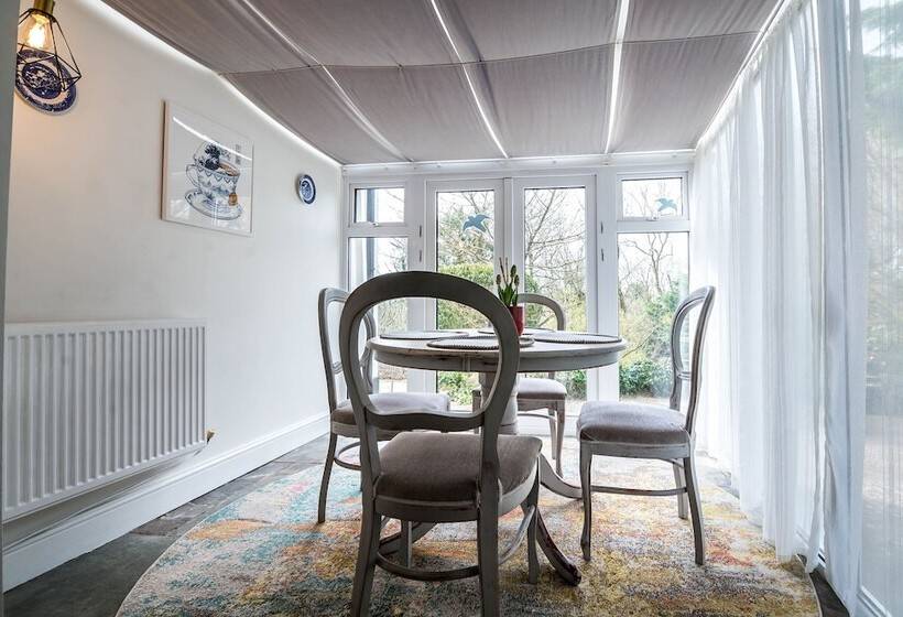 Woodpecker Cottage   Sheepswalk Farm