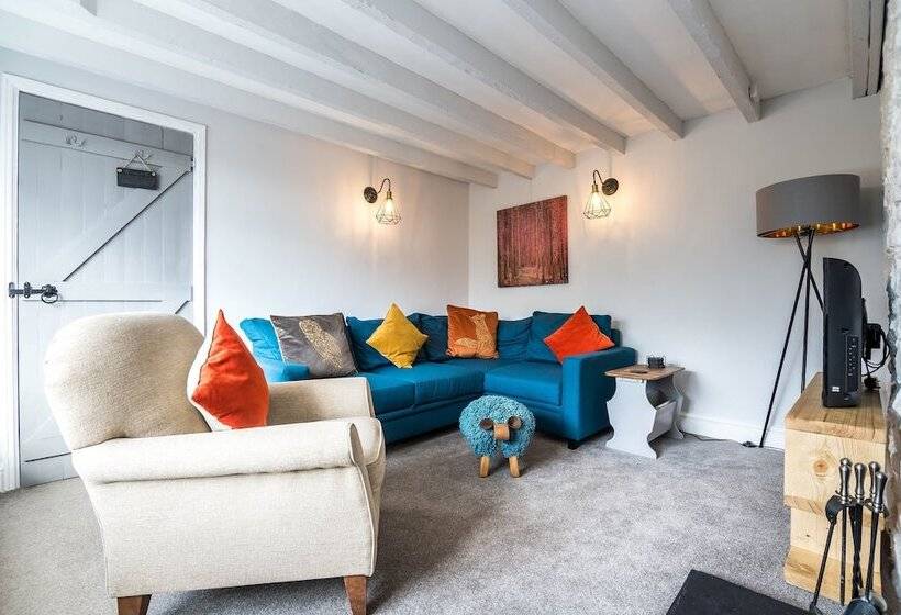 Woodpecker Cottage   Sheepswalk Farm