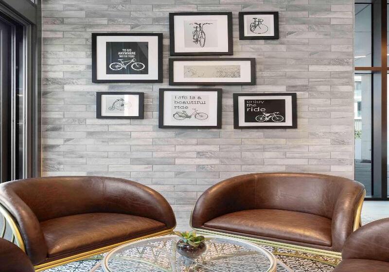 Adagio Premium The Palm