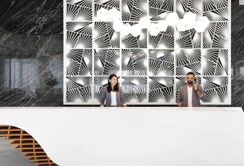 Adagio Premium The Palm