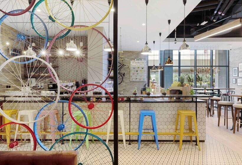 Adagio Premium The Palm