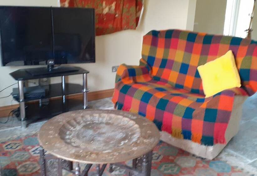 Cosy 2 Bed Cottage With Garden Near Carlisle