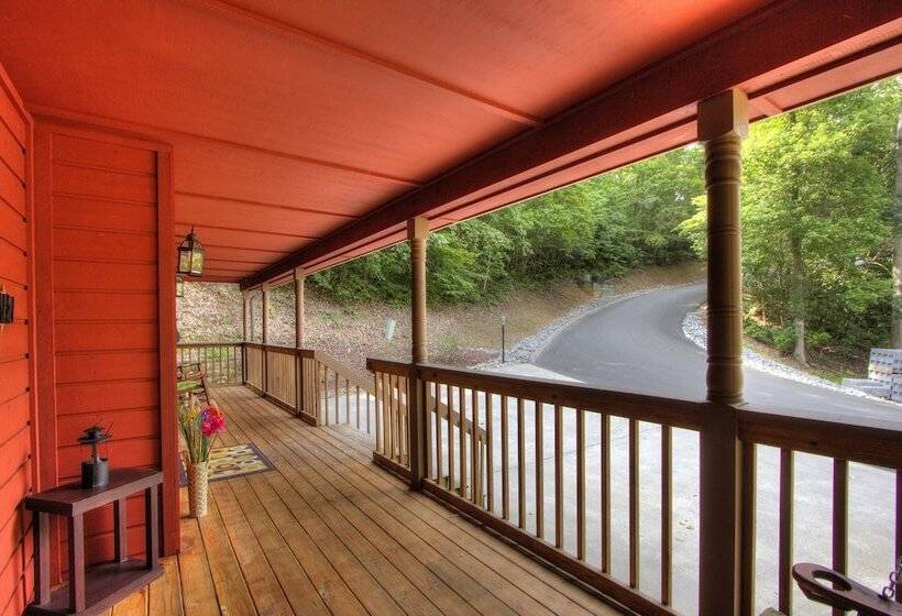 Country Roads By Honeybear Cabins